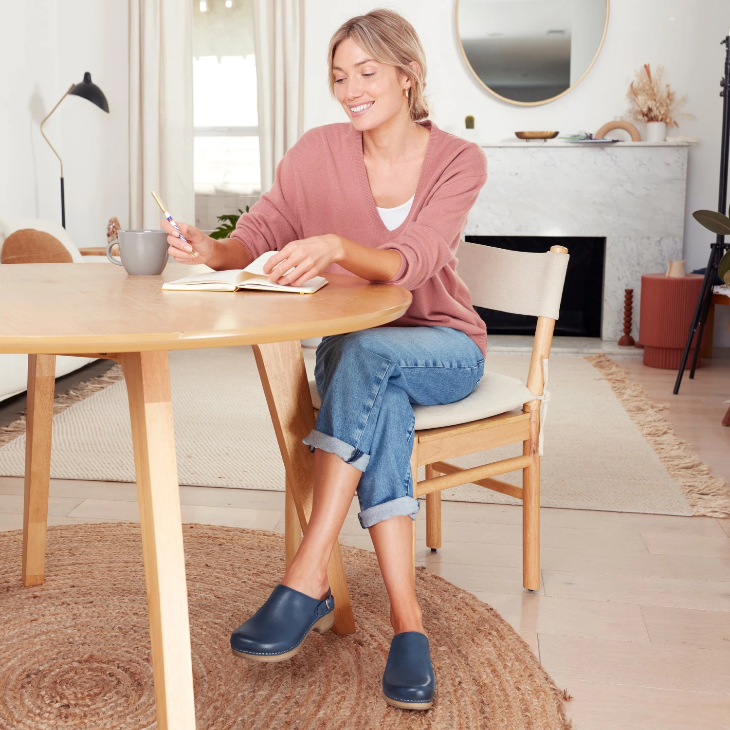 Dansko Berry Navy Burnished Full Grain 7 Dansko Berry Navy Burnished Full Grain - Image 5