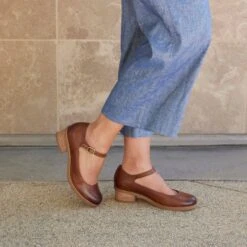 Dansko Deena Tan Waterproof Burnished -Dansko Sales Store f23 DeenaTan onfoot 2400x2400 1